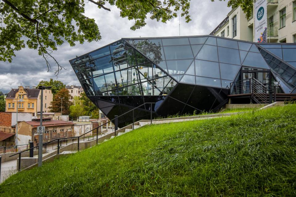 Objektové prosklené konstrukce - reference 3813